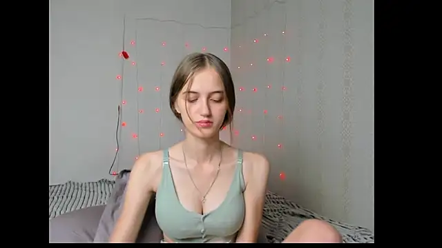 Snapshot of dreamy_pollyyy chatting on July 4, 2026, 12:17 am dreamy pollyyy online show from July 4, 2026, 12:17 am