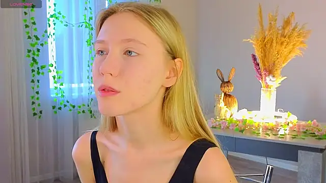 Snapshot of Succubelle chatting on December 14, 2025, 7:36 am Succubelle online show from December 14, 2025, 7:36 am