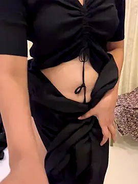 Snapshot of Tanya-mittal chatting on November 15, 2025, 4:44 pm Tanya-mittal online show from November 15, 2025, 4:44 pm