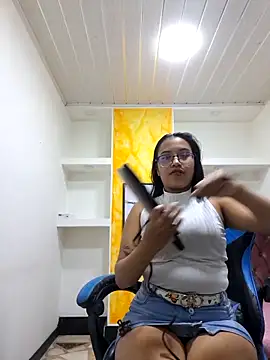 Snapshot of susan_mooree chatting on October 23, 2025, 7:12 pm susan mooree online show from October 23, 2025, 7:12 pm