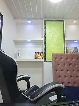 Snapshot of susan_mooree chatting on November 30, 2025, 5:58 pm susan mooree online show from November 30, 2025, 5:58 pm