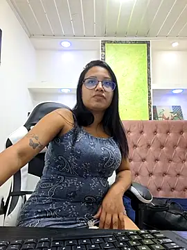 Snapshot of susan_mooree chatting on November 25, 2025, 7:03 pm susan mooree online show from November 25, 2025, 7:03 pm