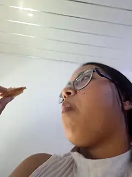 Snapshot of susan_mooree chatting on November 21, 2025, 8:52 pm susan mooree online show from November 21, 2025, 8:52 pm