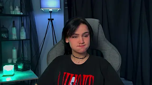 MonicaFarmer online show from April 10, 2026, 12:06 am