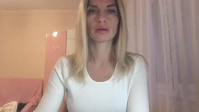 KarelliaStar online show from October 9, 2025, 6:25 am