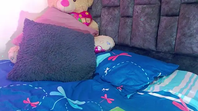 Charlotte Landry   online show from December 16, 2025, 6:45 pm