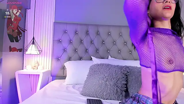 Snapshot of LunaBloomn chatting on January 15, 2026, 5:16 pm LunaBloomn online show from January 15, 2026, 5:16 pm