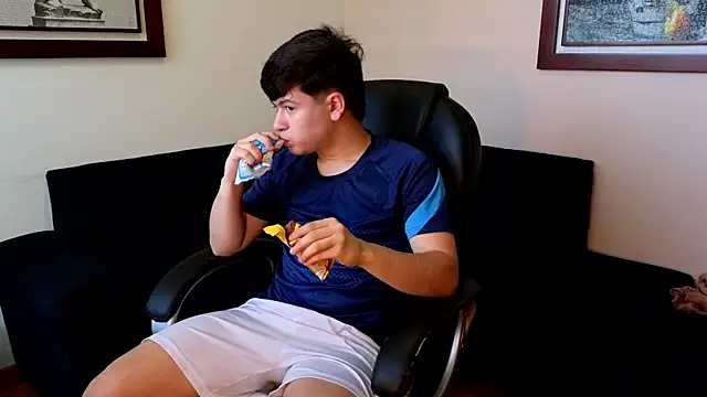 tightncuteass online show from April 6, 2026, 9:38 pm