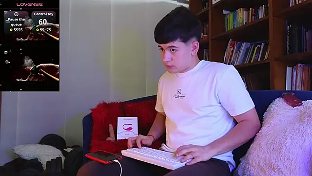 tightncuteass online show from April 20, 2026, 7:37 pm