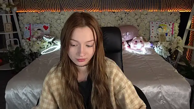 FoxyMayy online show from April 7, 2026, 12:51 pm