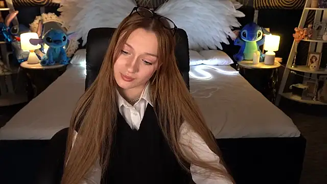 FoxyMayy online show from November 21, 2025, 8:19 pm