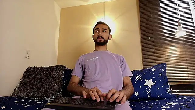 Snapshot of Axel_Moon_S chatting on November 12, 2025, 7:51 pm Axel Moon S online show from November 12, 2025, 7:51 pm