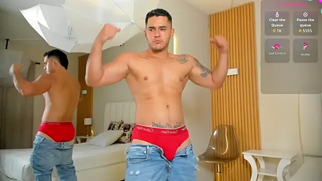 Snapshot of big-tyler chatting on December 15, 2025, 8:14 pm big-tyler online show from December 15, 2025, 8:14 pm