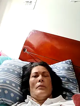 ZARAY 1118 online show from December 5, 2025, 5:22 pm