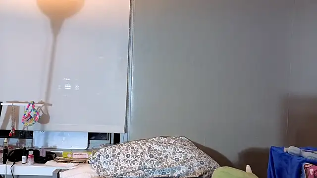 cuddlyavenue online show from November 10, 2025, 2:27 am