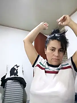 vanessa-titisM online show from November 20, 2025, 2:56 am