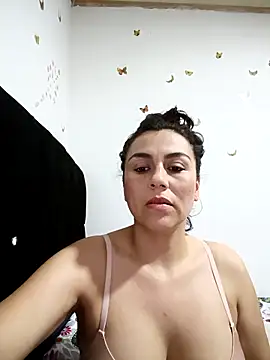 vanessa-titisM online show from February 26, 2026, 2:22 am