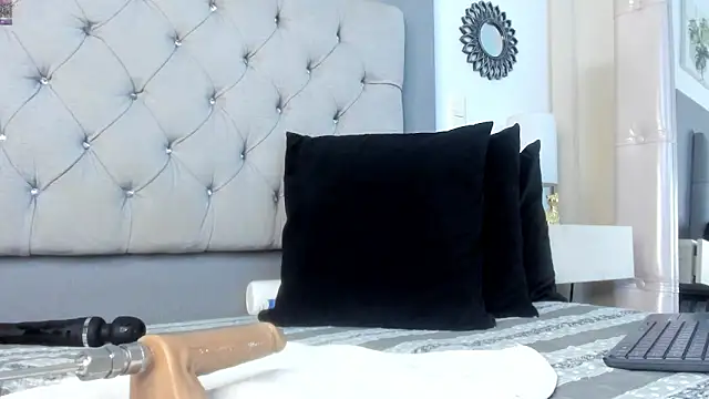 Snapshot of nathy_rose01 chatting on October 28, 2025, 12:48 pm nathy rose01 online show from October 28, 2025, 12:48 pm