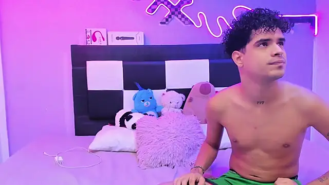 Snapshot of Lucky_boys__X chatting on June 4, 2026, 1:27 pm Lucky boys X online show from June 4, 2026, 1:27 pm