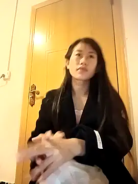 Snapshot of luy-xinh02 chatting on October 31, 2025, 2:24 pm luy-xinh02 online show from October 31, 2025, 2:24 pm