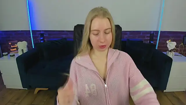 Alina Blonde online show from February 16, 2026, 6:34 am