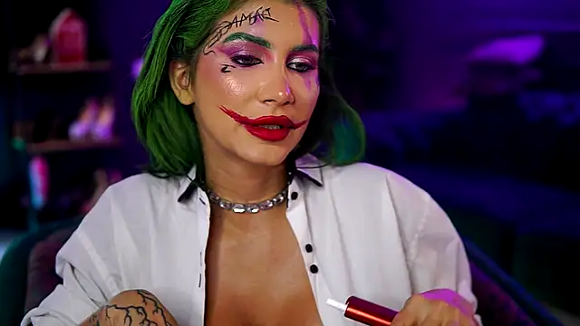 Snapshot of YuliaDesirevska chatting on October 31, 2025, 8:16 pm YuliaDesirevska online show from October 31, 2025, 8:16 pm