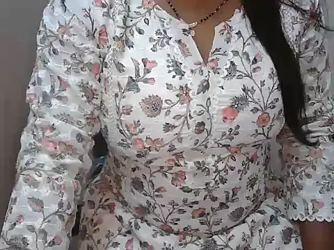 Snapshot of bold_naina chatting on October 31, 2025, 3:47 am bold naina online show from October 31, 2025, 3:47 am