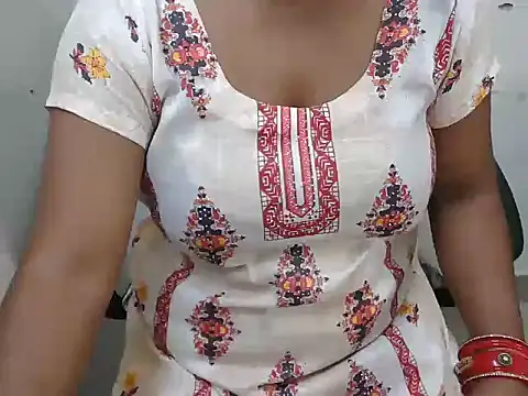 Snapshot of bold_naina chatting on October 8, 2025, 3:52 am bold naina online show from October 8, 2025, 3:52 am