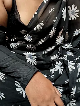 Snapshot of preethi-lovely chatting on November 6, 2025, 3:32 am preethi-lovely online show from November 6, 2025, 3:32 am