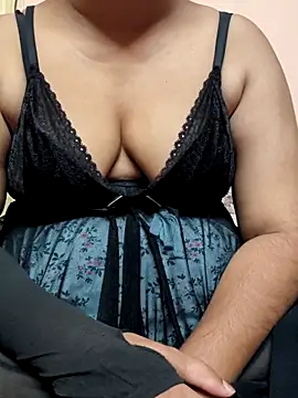 Snapshot of preethi-lovely chatting on October 7, 2025, 5:36 pm preethi-lovely online show from October 7, 2025, 5:36 pm