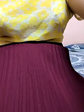 Snapshot of preethi-lovely chatting on October 23, 2025, 12:48 pm preethi-lovely online show from October 23, 2025, 12:48 pm