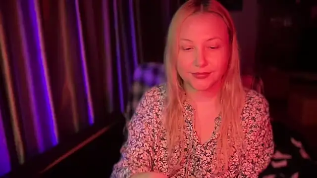 Snapshot of BikiHellena chatting on October 29, 2025, 11:36 pm BikiHellena online show from October 29, 2025, 11:36 pm