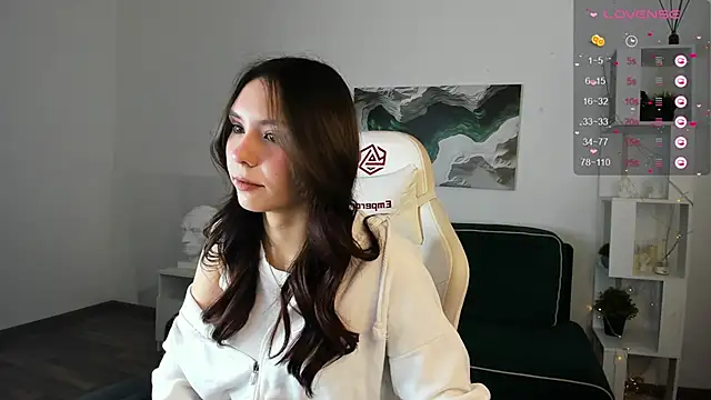 Kelly Harrison online show from September 23, 2025, 1:56 am