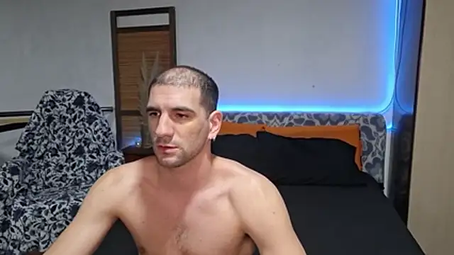 Snapshot of ObeyLust chatting on December 17, 2025, 1:21 am ObeyLust online show from December 17, 2025, 1:21 am