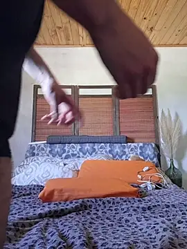 Snapshot of ObeyLust chatting on October 31, 2025, 5:53 pm ObeyLust online show from October 31, 2025, 5:53 pm