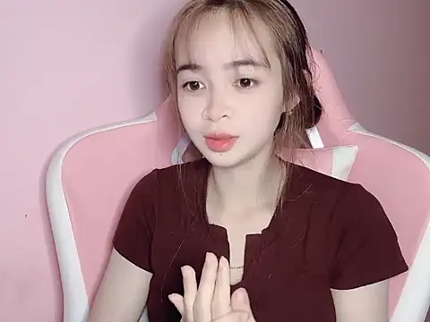 Suna7383 online show from December 16, 2025, 5:28 pm