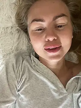 Snapshot of MartaLuna_ chatting on September 30, 2025, 8:09 am MartaLuna online show from September 30, 2025, 8:09 am