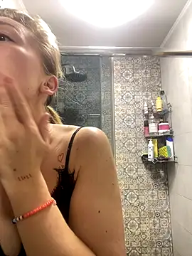 Snapshot of MartaLuna_ chatting on November 17, 2025, 11:53 pm MartaLuna online show from November 17, 2025, 11:53 pm