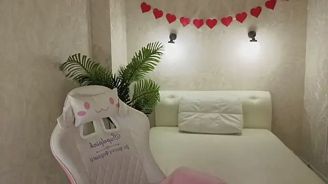 bella li   online show from February 18, 2026, 1:36 am