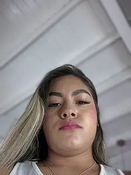 Snapshot of MayaMoanXXX chatting on October 4, 2025, 1:12 pm MayaMoanXXX online show from October 4, 2025, 1:12 pm