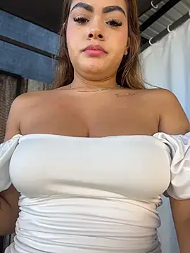 MayaMoanXXX online show from June 4, 2026, 1:16 pm