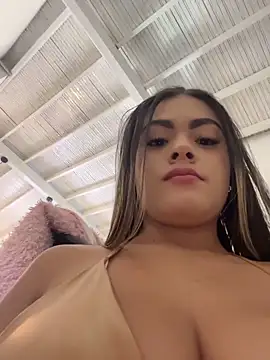 Snapshot of MayaMoanXXX chatting on November 18, 2025, 1:25 pm MayaMoanXXX online show from November 18, 2025, 1:25 pm