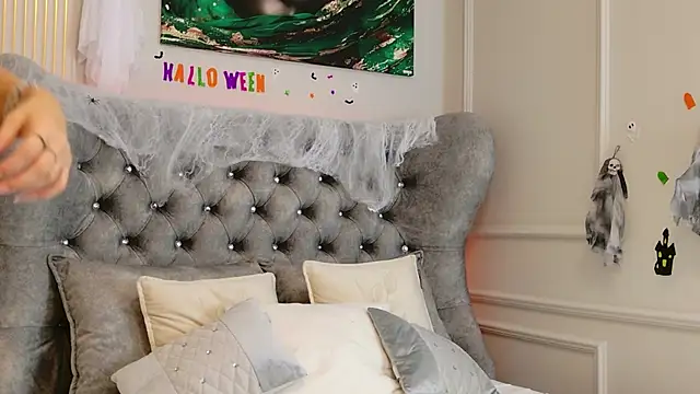 MeganXDesire online show from October 25, 2025, 4:44 am