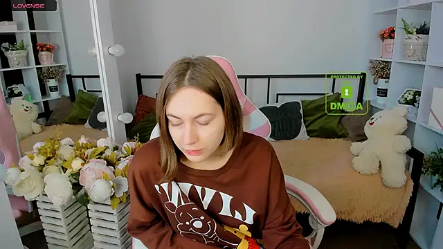 Snapshot of Elma_Lily chatting on December 17, 2025, 7:24 am Elma Lily online show from December 17, 2025, 7:24 am