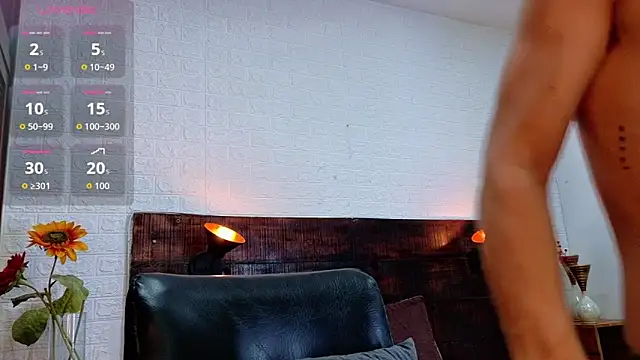 JhosuaVega online show from November 18, 2025, 9:29 pm