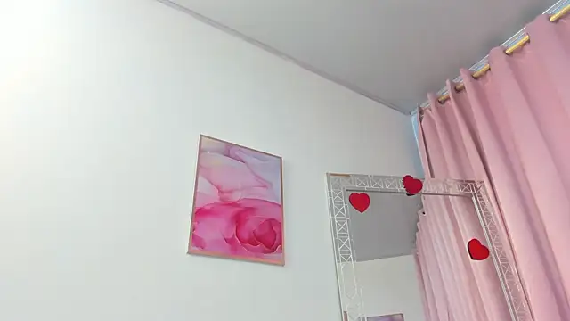 miajhonsonx online show from June 3, 2026, 2:18 pm