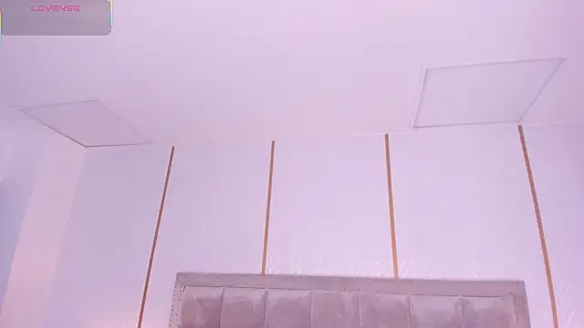 DakotaWangi online show from February 16, 2026, 3:27 am