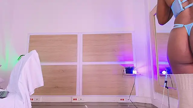 ValeryCortezm online show from January 17, 2026, 1:04 pm