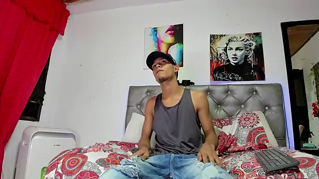 xxKamadevaxx online show from October 4, 2025, 8:21 pm