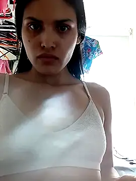 Isa Rouse   online show from October 31, 2025, 2:35 pm